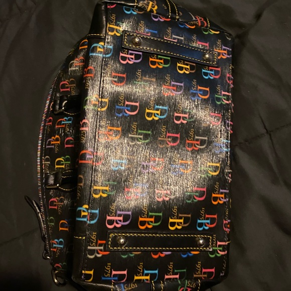 Dooney and Bourke purse - Picture 4 of 5